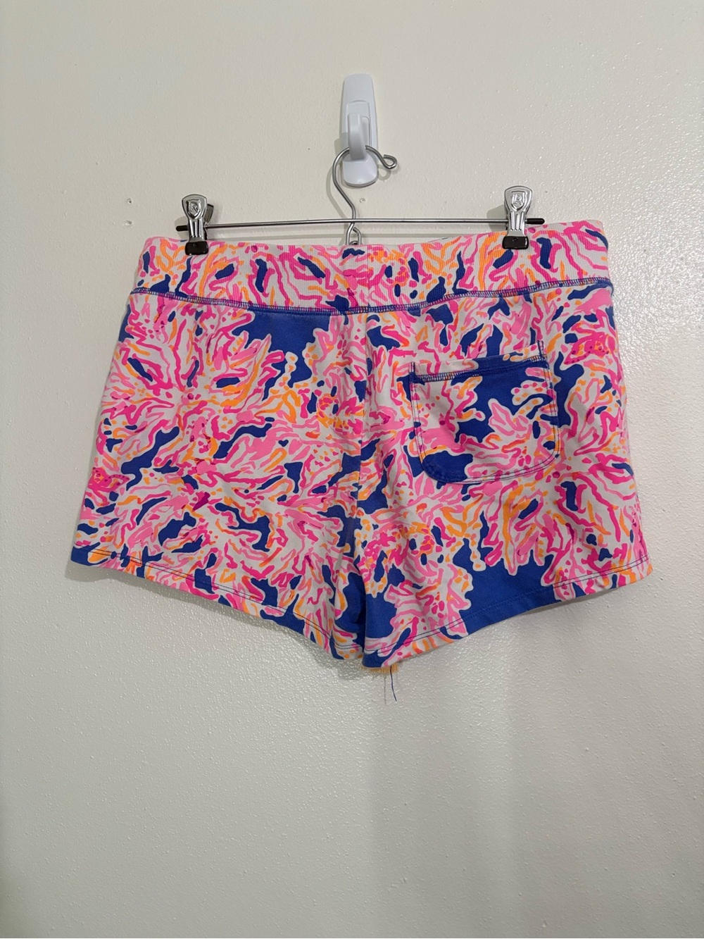 Lilly Pulitzer Yasmin Short in Medium - Picture 2 of 10